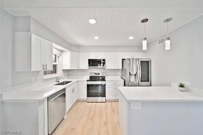 1 bedroom - Day Dream in Iona With 1 Bedrooms and 1 Bathrooms (Fort Myers)