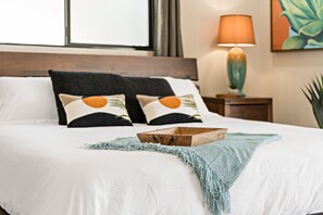 3 chambres, fer et planche à repasser, lit de bébé portatif