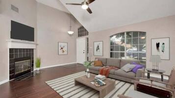 Smart TV, fireplace