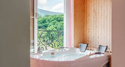Gyeongju Jullietapoolvilla&kidspension