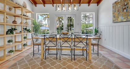 Spacious Villa with Pool, BBQ Near Marlins Stadium