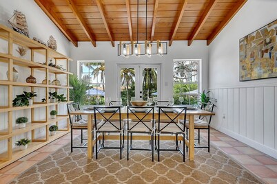 Spacious Villa with Pool, BBQ Near Marlins Stadium