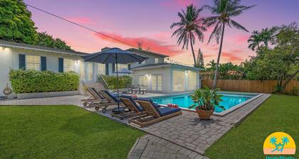 Spacious Villa with Pool, BBQ Near Marlins Stadium