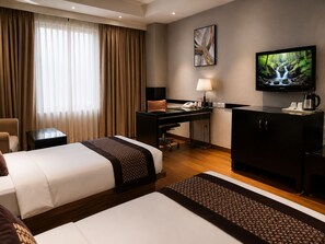 Deluxe Room Double or Twin | Desk, laptop workspace, free WiFi, bed sheets - Bellanta Hotel (New Delhi)