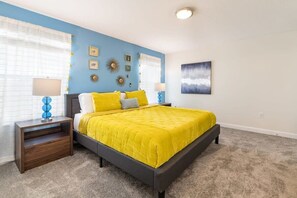 4 chambres, fer et planche à repasser, lit de bébé portatif, Wi-Fi