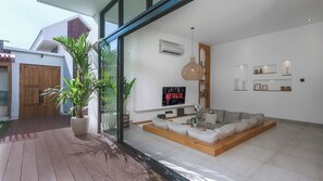 Villa Deluxe, 2 habitaciones, vista al jardín | Sala de estar