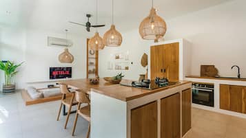 Deluxe Villa, 2 Bedrooms, Garden View | Private kitchen | Fridge, stovetop, electric kettle, blender