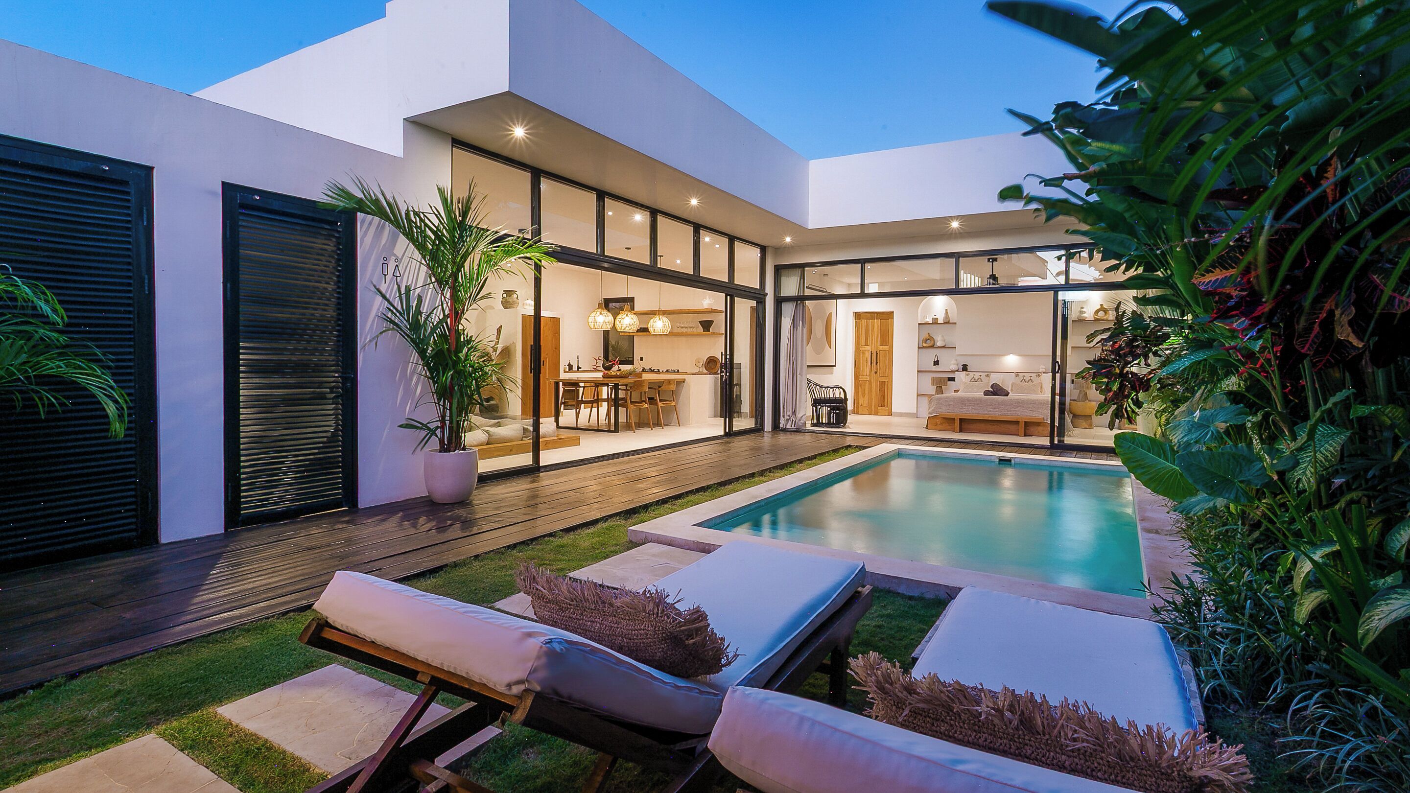 Vila luxo, 2 quartos, vista para o jardim | 2 quartos, escrivaninha, cortinas blackout