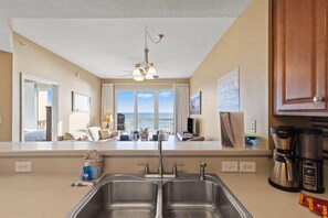 Interior - Seychelles 205 (Panama City Beach)