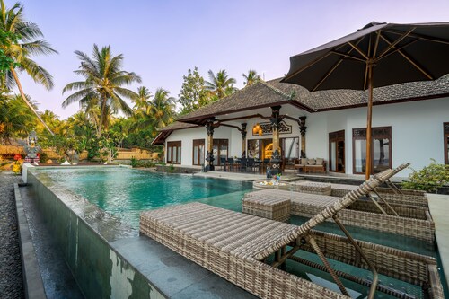 4 Bedroom Villa with private pool