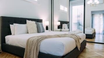 4 bedrooms, desk, iron/ironing board, travel cot