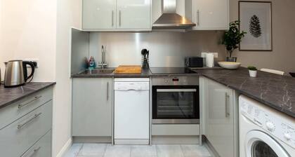 Bright & Contemporary 1bedroom Annexe - Herne Hill!