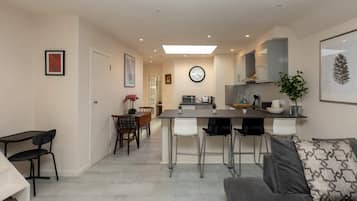 Basic Cottage, 2 Double Beds | Interior