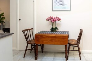 Basic Cottage, 2 Double Beds | Dining - Bright & Contemporary 1bedroom Annexe - Herne Hill! (London)