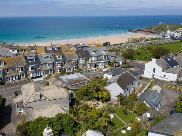 Aerial view - Ayr Farmhouse (St Ives)