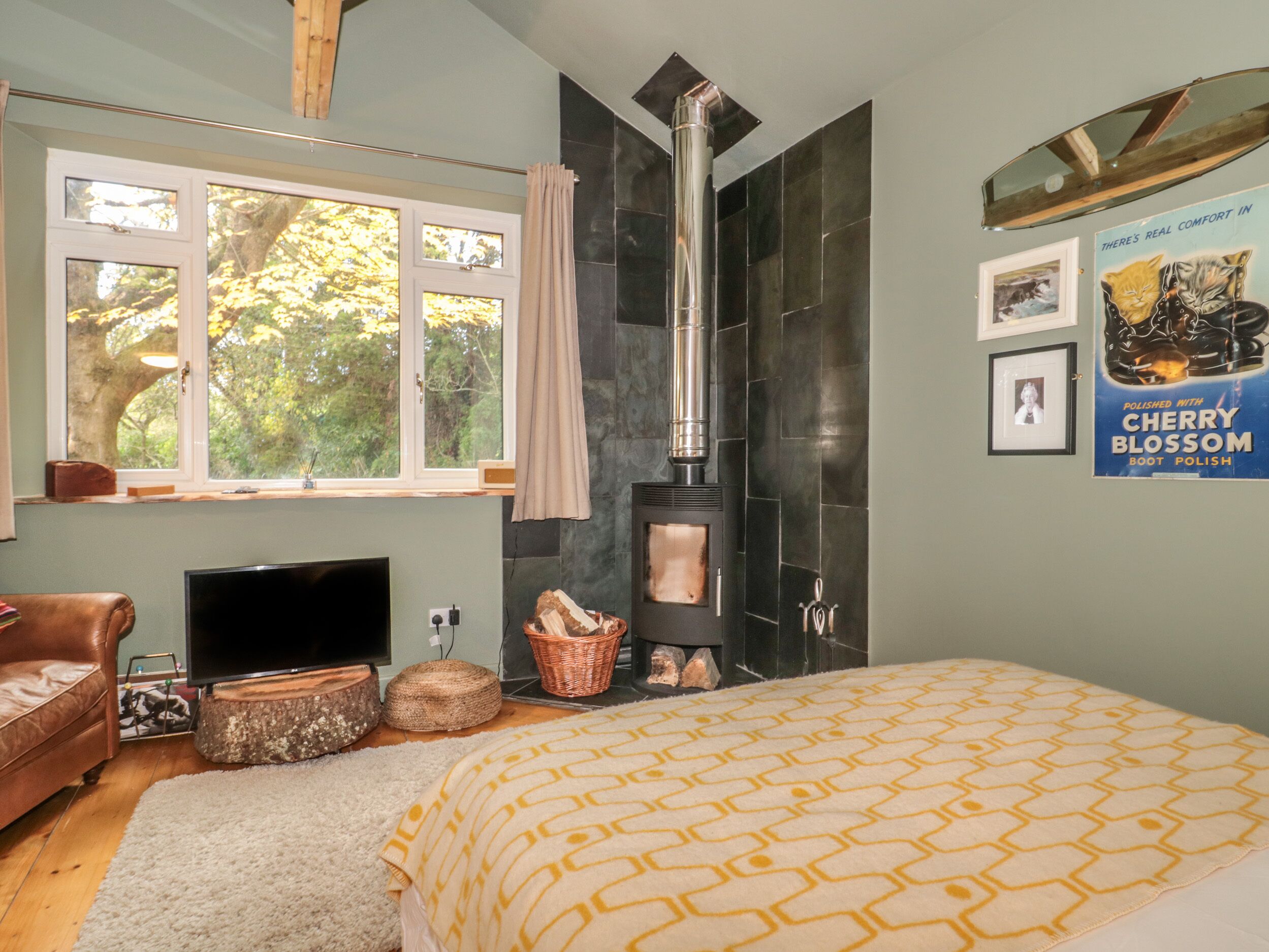 2 bilik tidur, dihias secara berasingan 