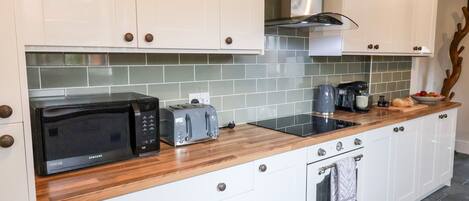 Dishwasher, cookware/dishes/utensils