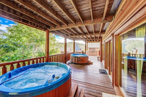 Mountain Majesty by AvantStay | Hot Tubs, Game Room - Sleeps 26