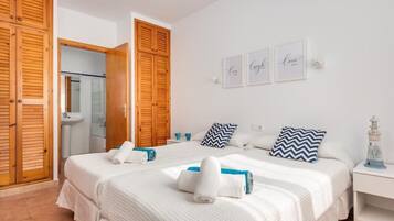 Sengetøy av topp kvalitet, strykejern/-brett og wi-fi (inkludert)