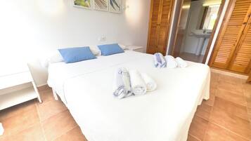 1 bedroom, premium bedding, iron/ironing board, free WiFi