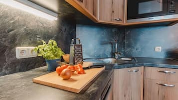 Réfrigérateur, micro-ondes, four, lave-vaisselle