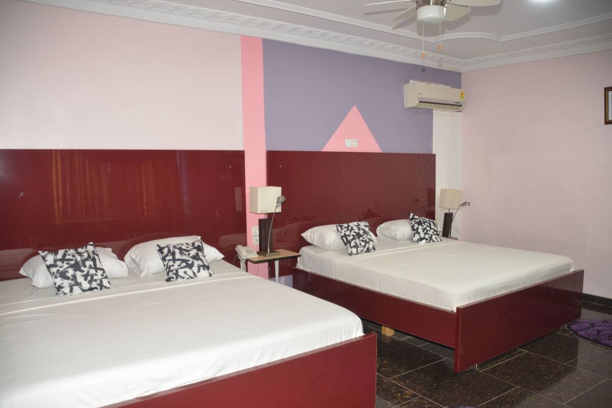 Family Suite | Laptop workspace, WiFi (free), individually furnished