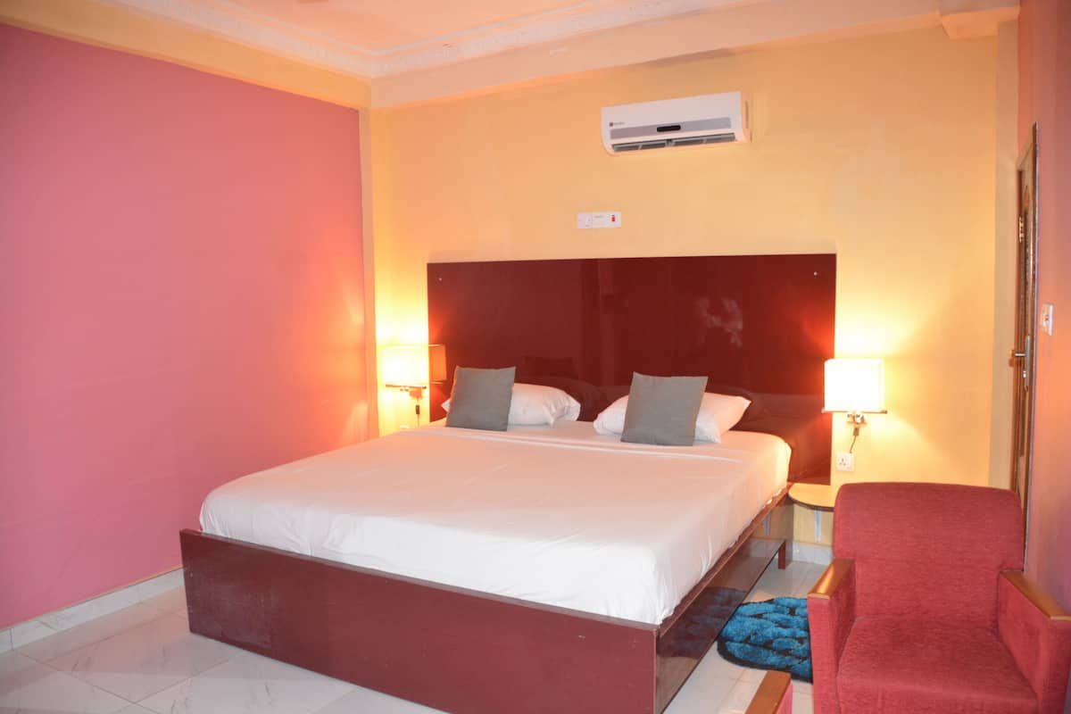 Economy Double Room | Laptop workspace, WiFi (free), individually furnished