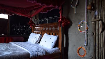 Traditional Room, 1 Queen Bed | 2 bedrooms, individually decorated, individually furnished, desk