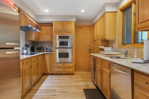 Spacious Vail Golf Course Home!