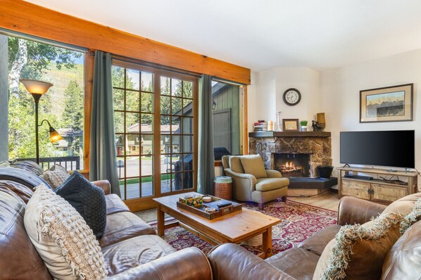 Smart TV, fireplace - Charming West Vail Townhome - On Free Bus Route! (Vail)