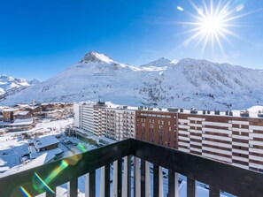 Property grounds - Le Bec Rouge (Le Lac) by Interhome (Tignes)