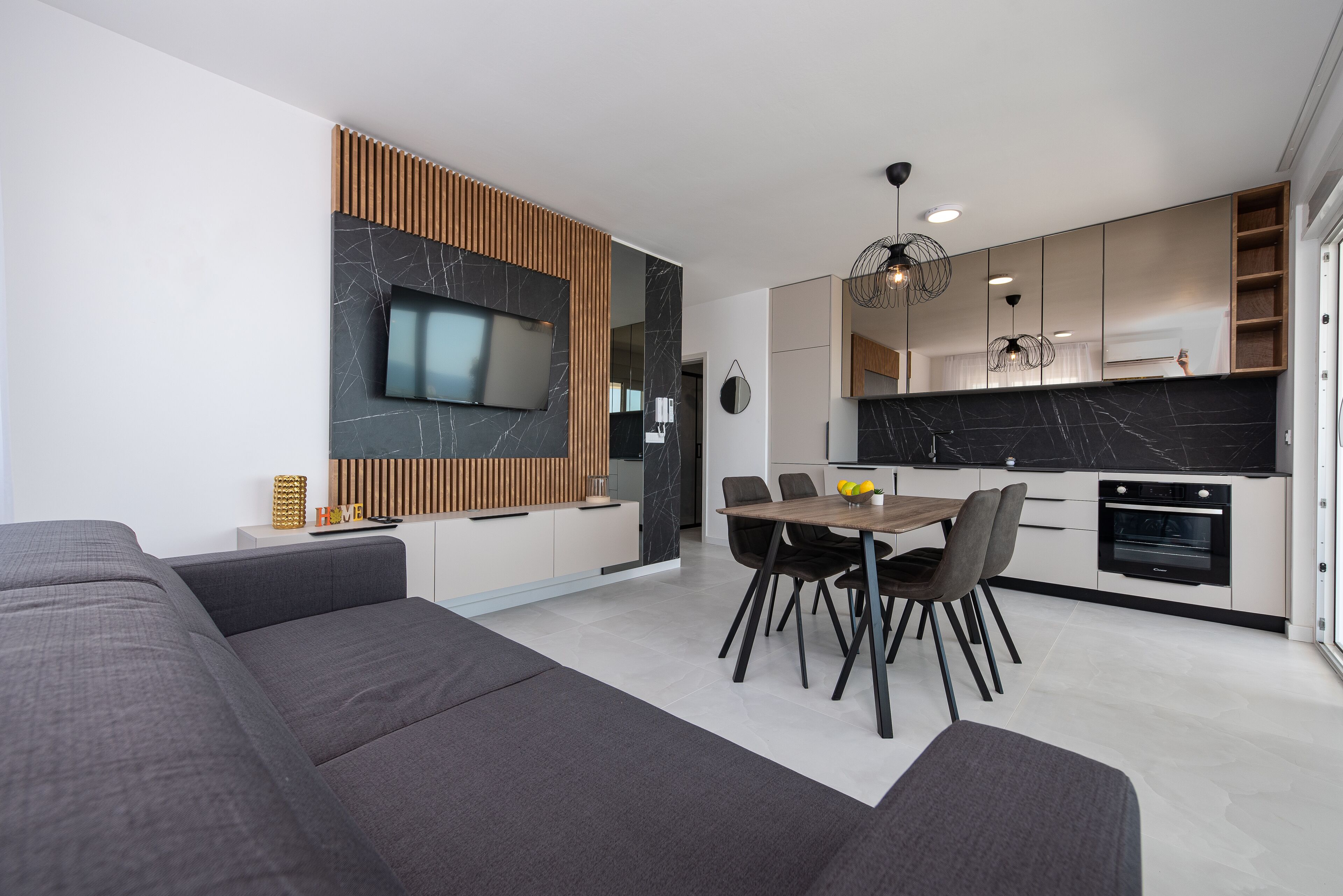 Căn hộ Deluxe, 1 phòng ngủ, hiên | Bếp riêng | Tủ lạnh, lò nướng, bếp nấu, máy rửa bát 