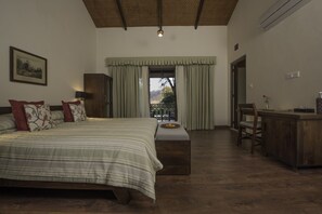 Deluxe Double Room, Mountain View | Premium bedding, desk, blackout drapes, free WiFi - Fateh's Retreat (Sawai Madhopur)