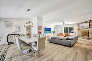 Interior - Lakefront Family Fun Home with Private Dock 3BR 2B (Fort Lauderdale)