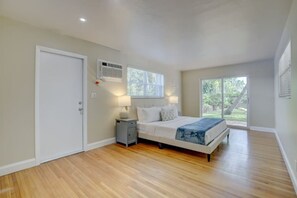 3 soveværelser, skrivebord, strygejern/strygebræt, weekendseng