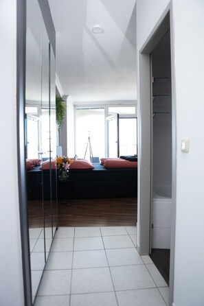 Interior - Frisches Apartment 20. Stock Netflix Zentrum (Augsburg)