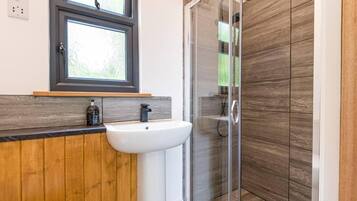 Kabin | Kamar mandi | Shower, pengering rambut, dan handuk