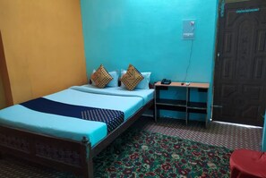 Quarto casal luxo | Wi-Fi de cortesia, roupa de cama