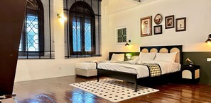 Family Room, Multiple Beds, Non Smoking | Individually decorated, individually furnished, desk, iron/ironing board - Wayfarer Guest House Malacca (Malacca City)