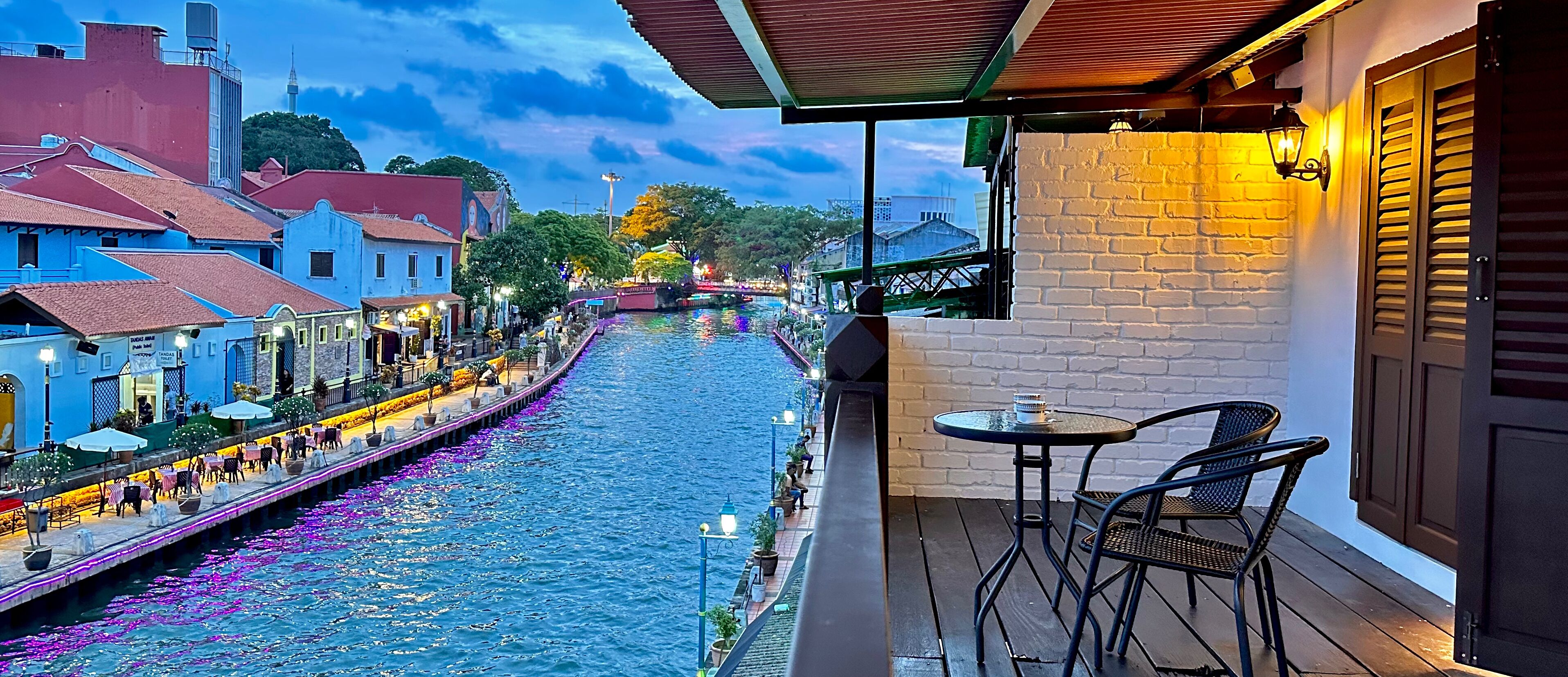 华丽客房, 阳台, 河景 | 特色装修、特色家居、办公桌、熨斗/熨衣板