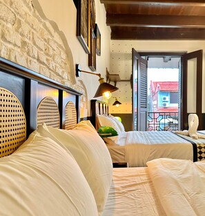 Deluxe Room, 2 Queen Beds, Balcony, River View | Individually decorated, individually furnished, desk, iron/ironing board - Wayfarer Guest House Malacca (Malacca City)