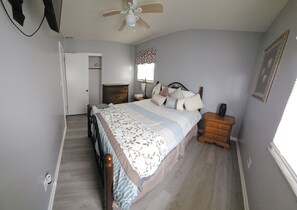 2 makuuhuonetta, silitysrauta/-lauta, Wi-Fi, vuodevaatteet