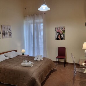 2 chambres, coffres-forts dans les chambres, bureau, Wi-Fi gratuit