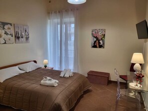 2 Schlafzimmer, Zimmersafe, Schreibtisch, kostenloses WLAN