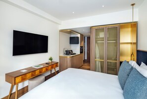Dao Studio Courtyard | Hypo-allergenic bedding, in-room safe, iron/ironing board, free WiFi - Dao by Dorsett North London (London)