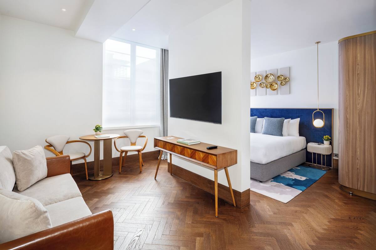 One Bedroom | เครื่องนอนป้องกันสารก่อภูมิแพ้, ตู้นิรภัยในห้องพัก, เตารีด/โต๊ะรีดผ้า