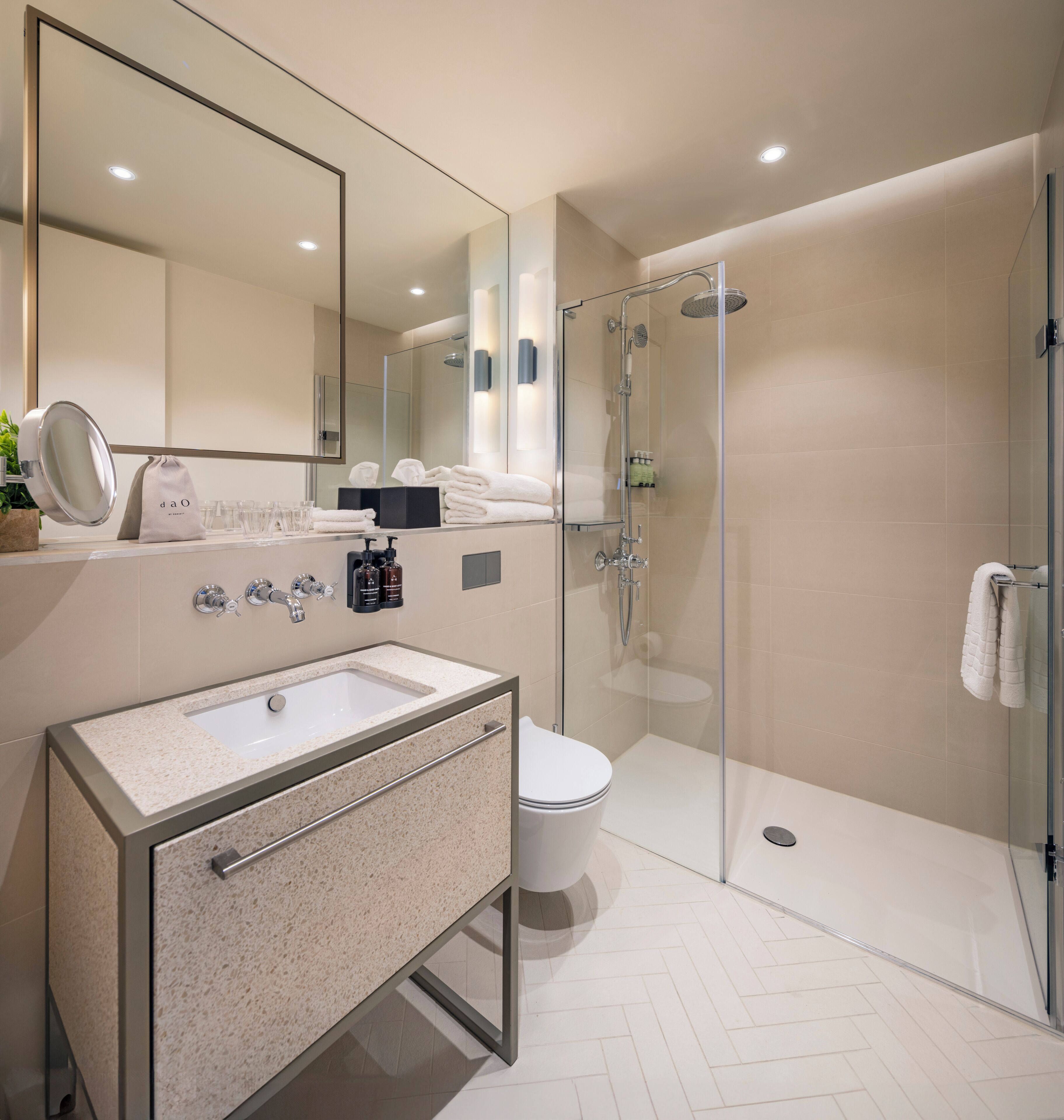 Photo - Dao by Dorsett North London