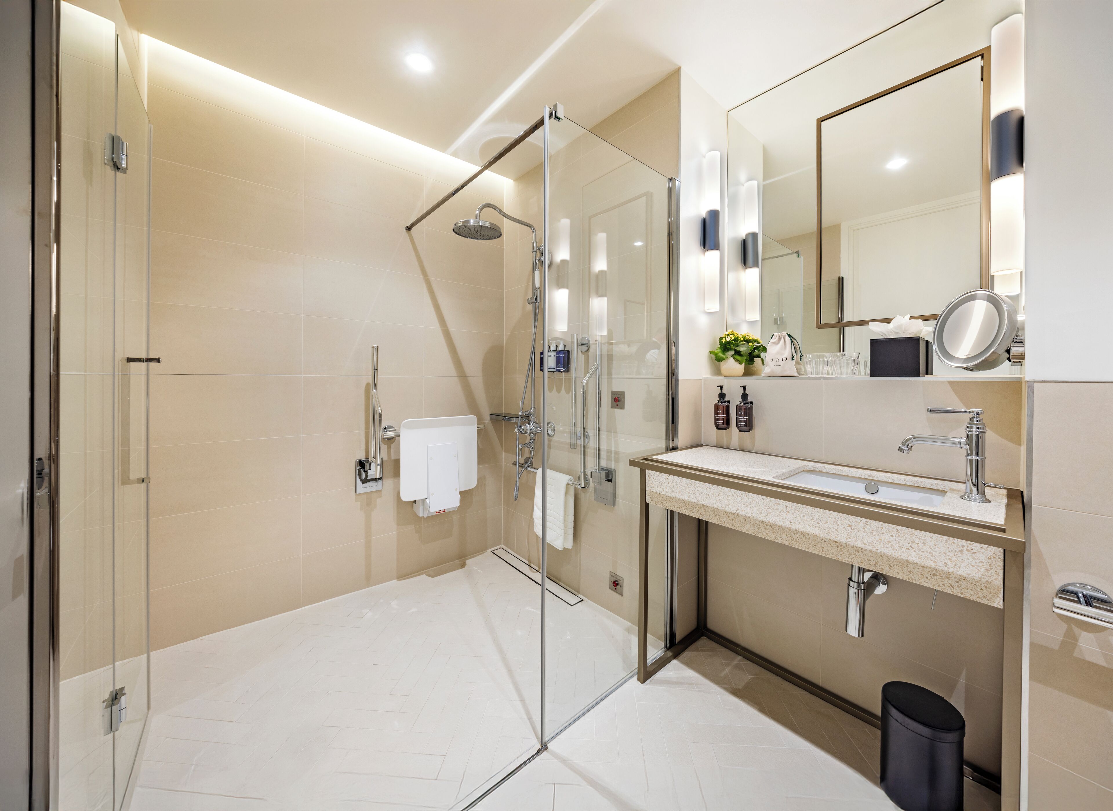 Photo - Dao by Dorsett North London