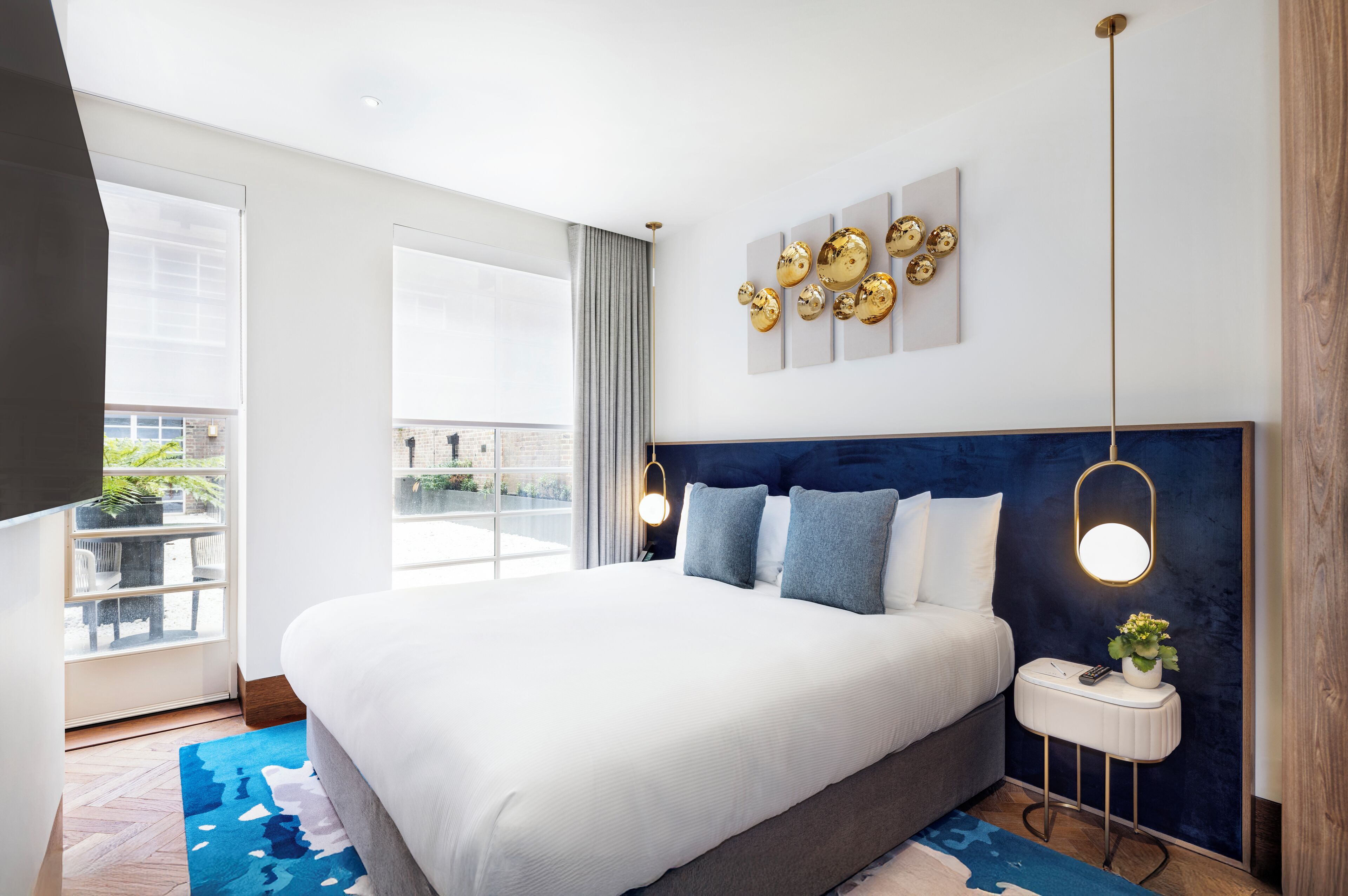 One Bedroom Courtyard | Hypo-allergenic bedding, in-room safe, iron/ironing board, free WiFi