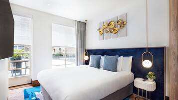 Peleton Wellness Studio | Allergivenligt sengetøj, pengeskab på værelset, strygejern/strygebræt